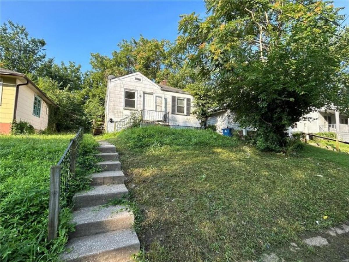 Picture of Home For Sale in Jennings, Missouri, United States