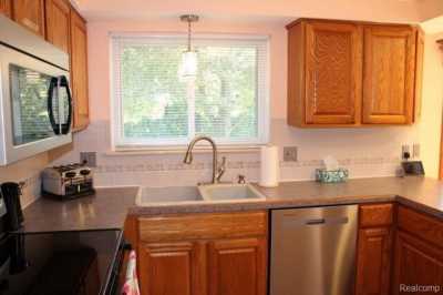 Home For Sale in Woodhaven, Michigan