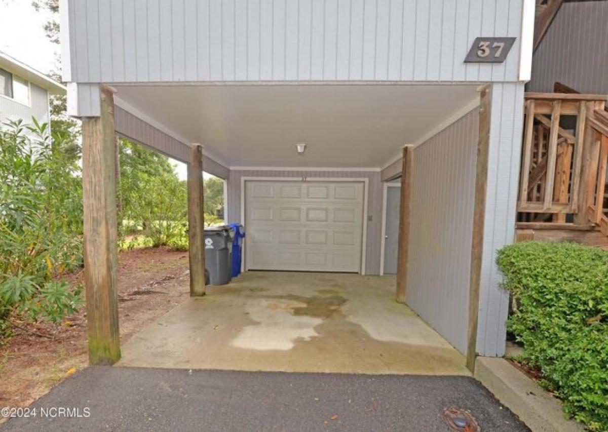 Picture of Home For Sale in Oak Island, North Carolina, United States