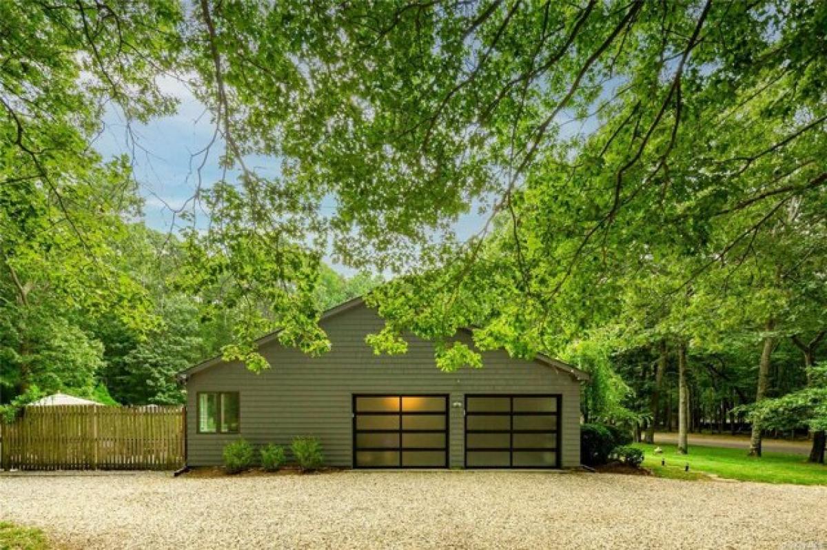 Picture of Home For Sale in Shelter Island, New York, United States