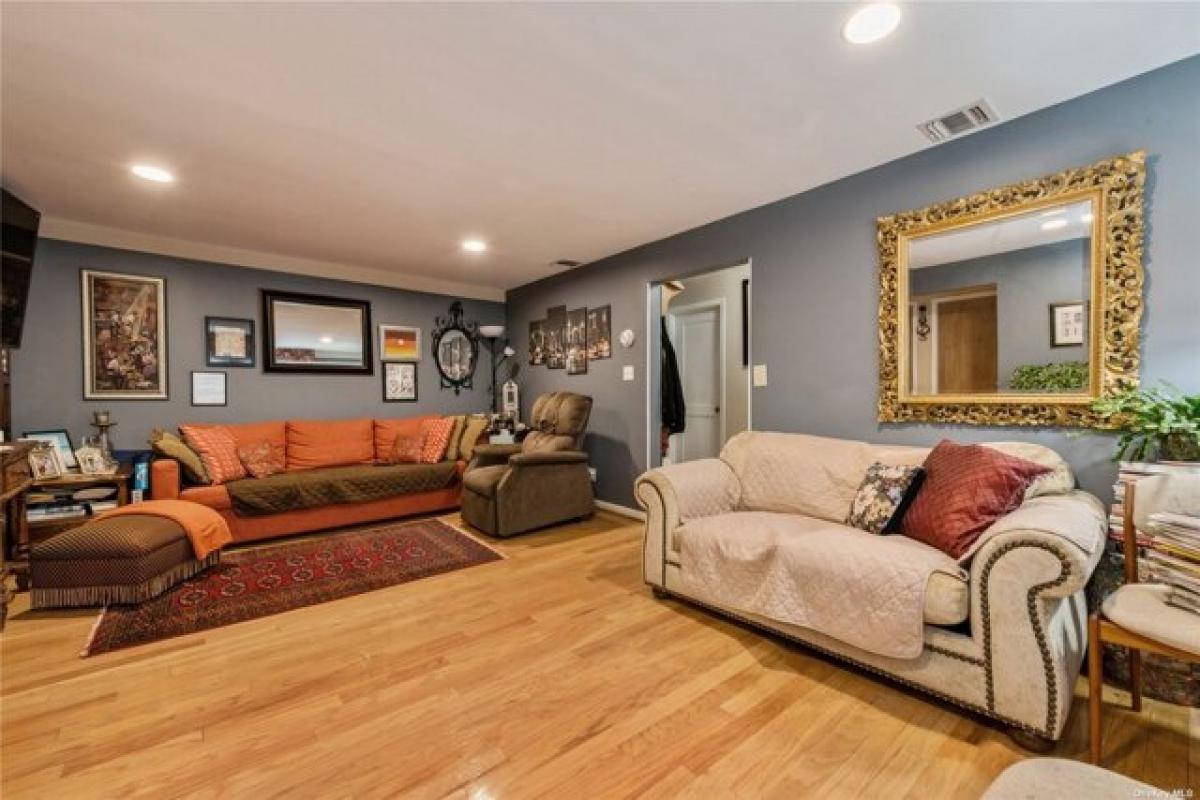 Picture of Apartment For Rent in Oyster Bay, New York, United States