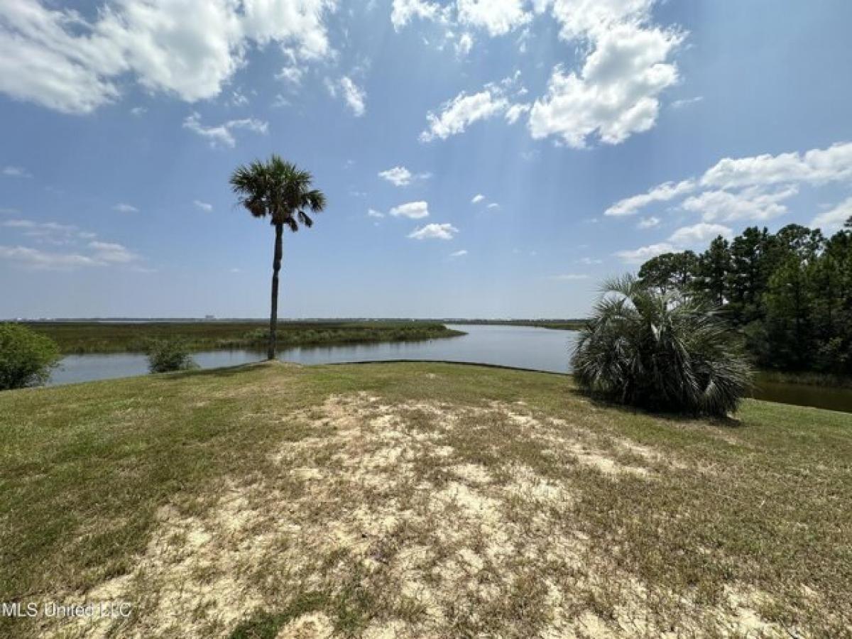 Picture of Residential Land For Sale in Diamondhead, Mississippi, United States