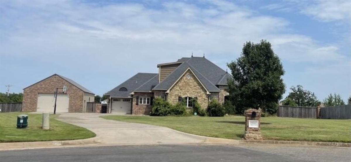 Picture of Home For Sale in Choctaw, Oklahoma, United States