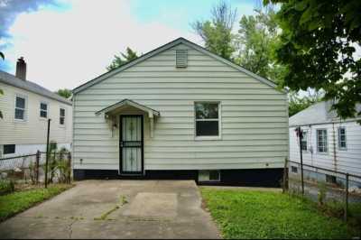 Home For Sale in Jennings, Missouri