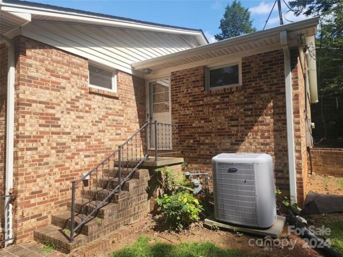 Picture of Home For Sale in Kings Mountain, North Carolina, United States