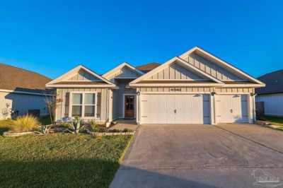 Home For Sale in Gulf Breeze, Florida