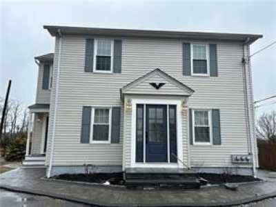 Apartment For Rent in Bristol, Rhode Island