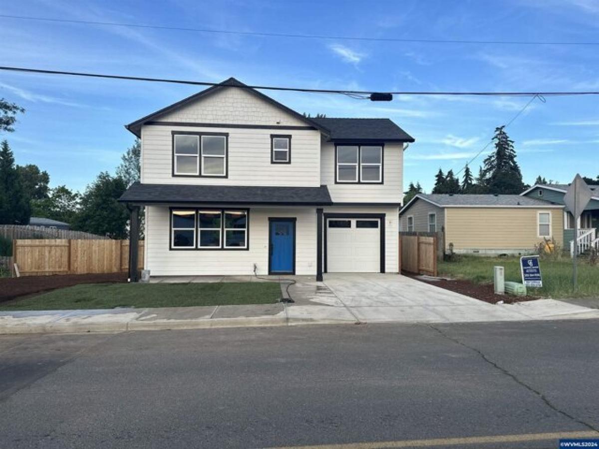 Picture of Home For Sale in Independence, Oregon, United States