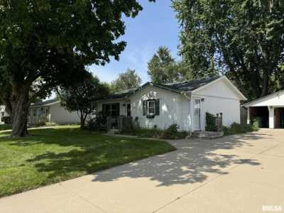 Home For Sale in Clinton, Iowa