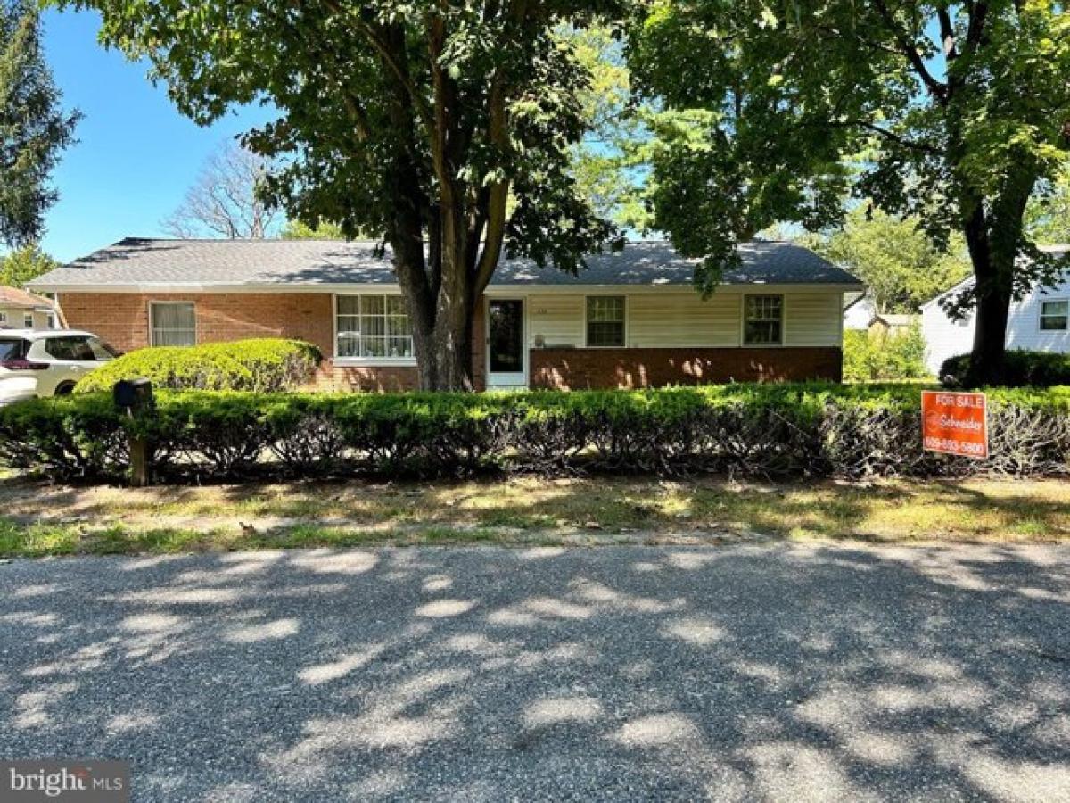 Picture of Home For Sale in Browns Mills, New Jersey, United States