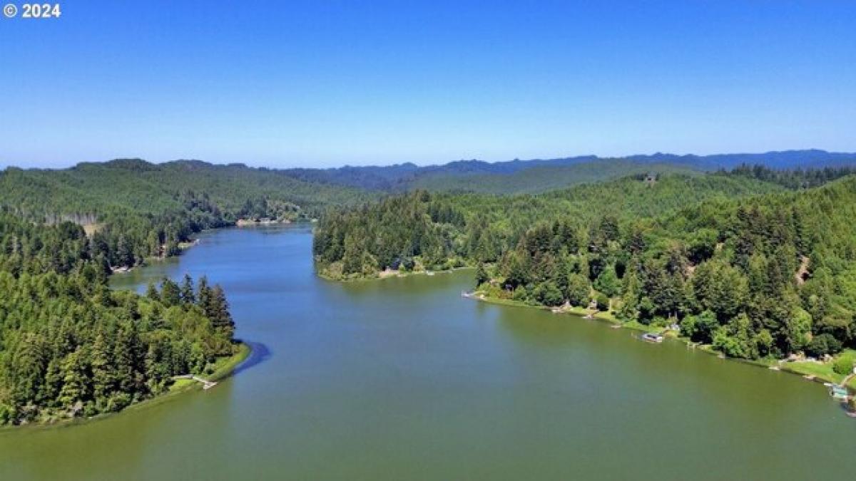 Picture of Residential Land For Sale in Lakeside, Oregon, United States