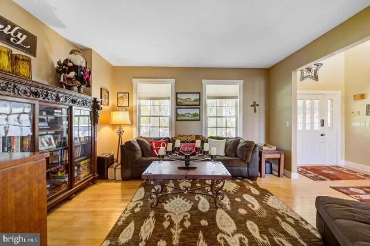 Picture of Home For Sale in Pemberton, New Jersey, United States