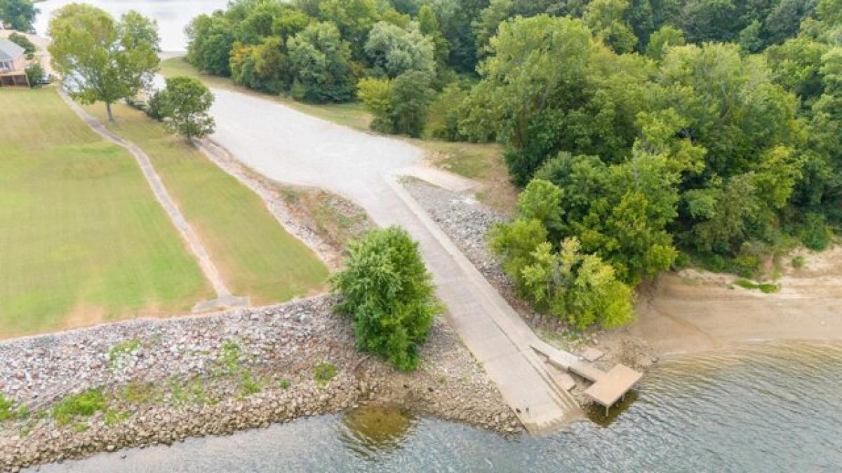 Picture of Residential Land For Sale in Savannah, Tennessee, United States