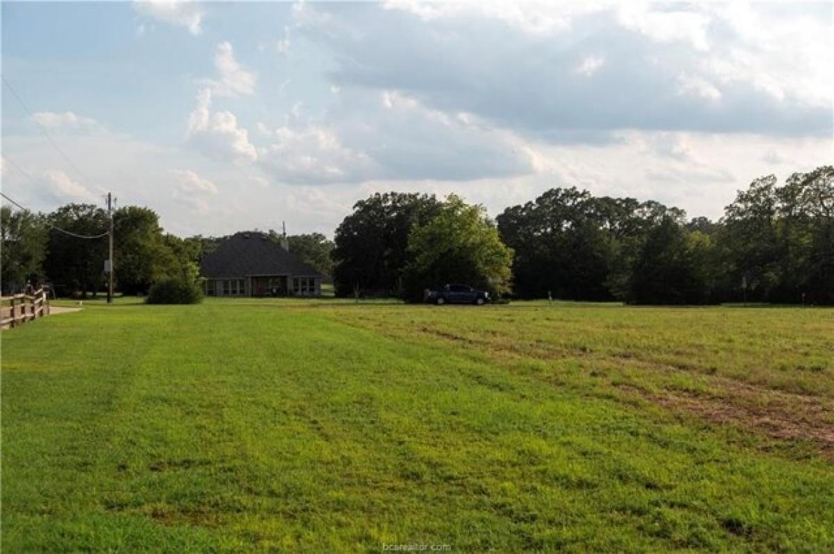 Picture of Residential Land For Sale in College Station, Texas, United States