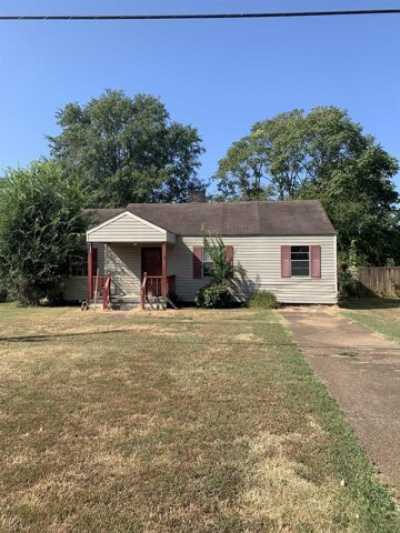 Home For Sale in Sheffield, Alabama