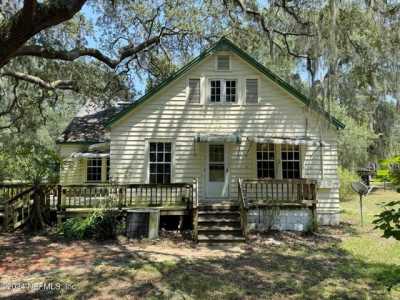 Home For Sale in Florahome, Florida