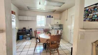 Home For Sale in Dinuba, California