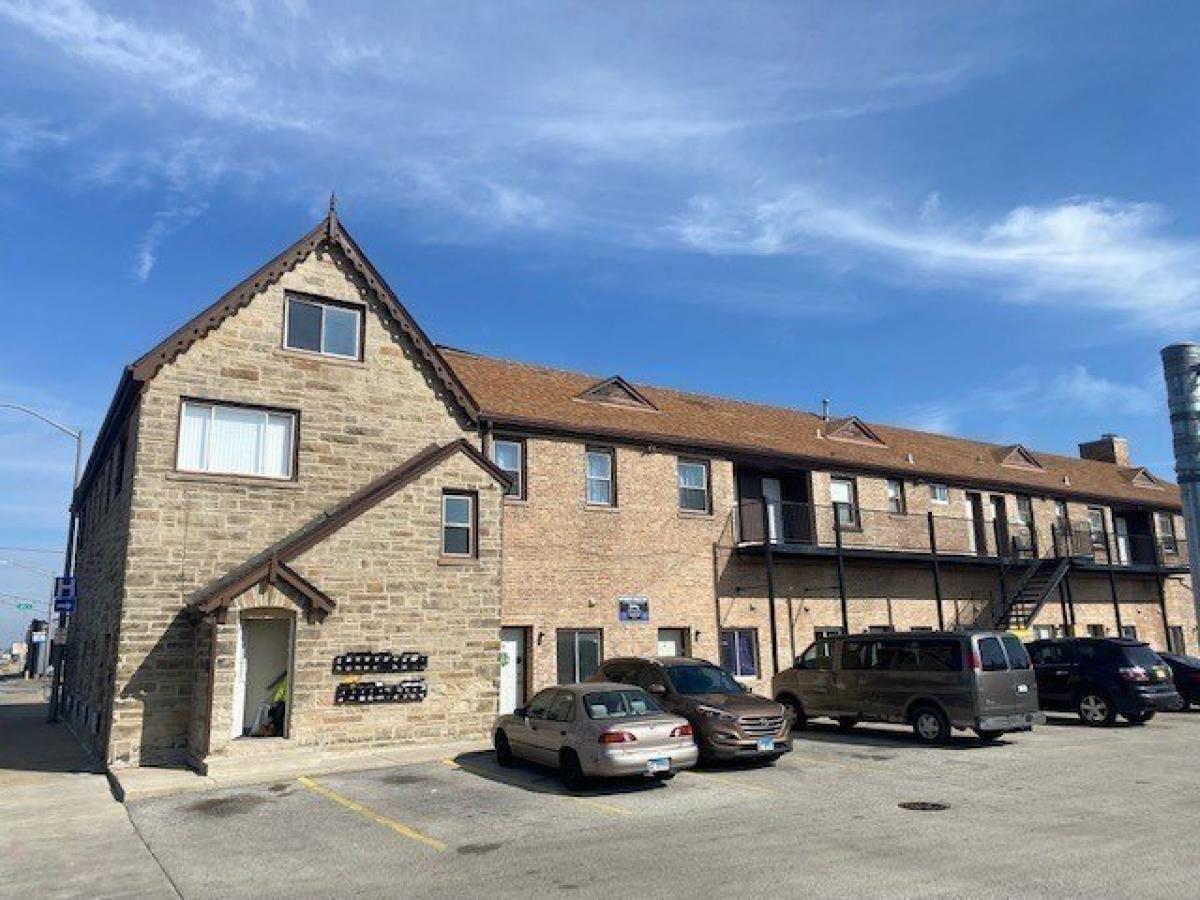 Picture of Apartment For Rent in Melrose Park, Illinois, United States