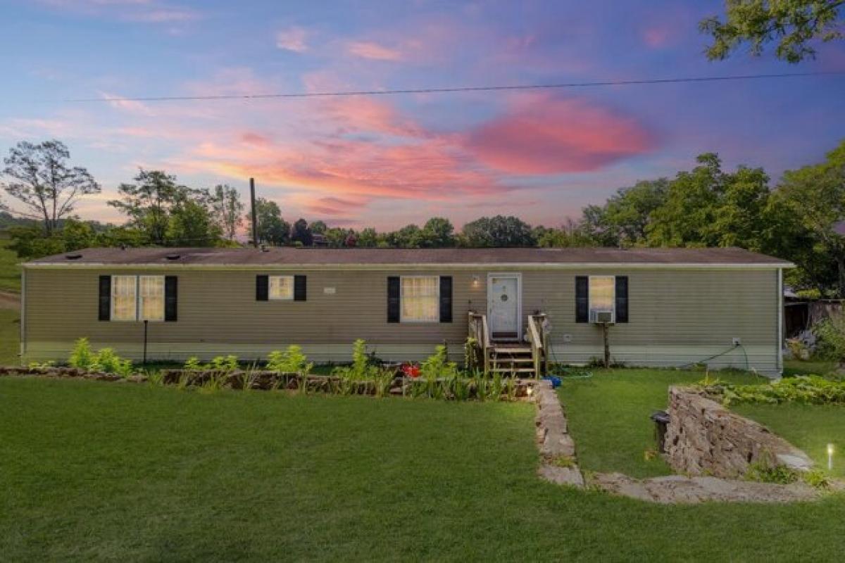 Picture of Home For Sale in Eagle Rock, Virginia, United States