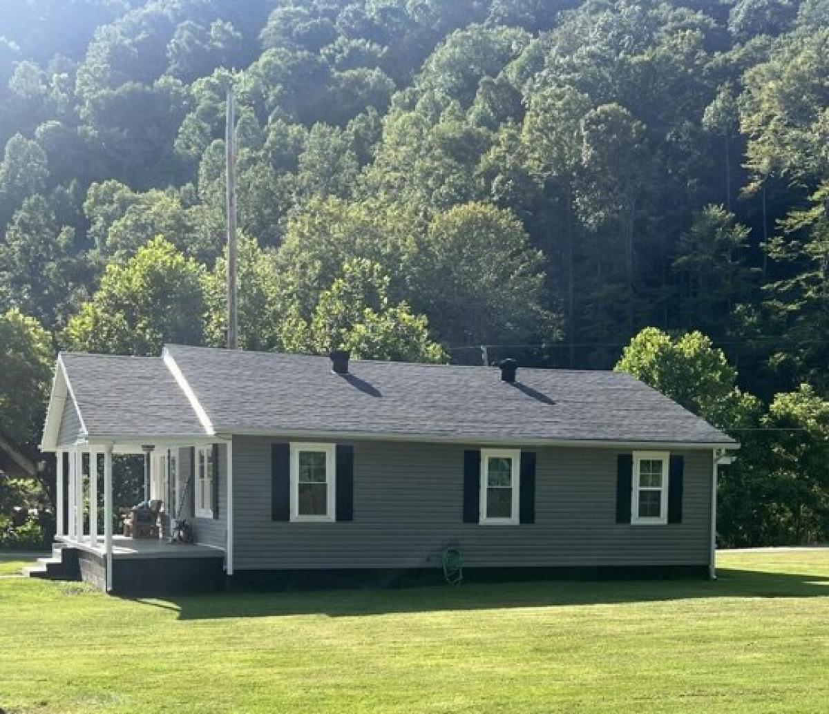 Picture of Home For Sale in Flat Lick, Kentucky, United States