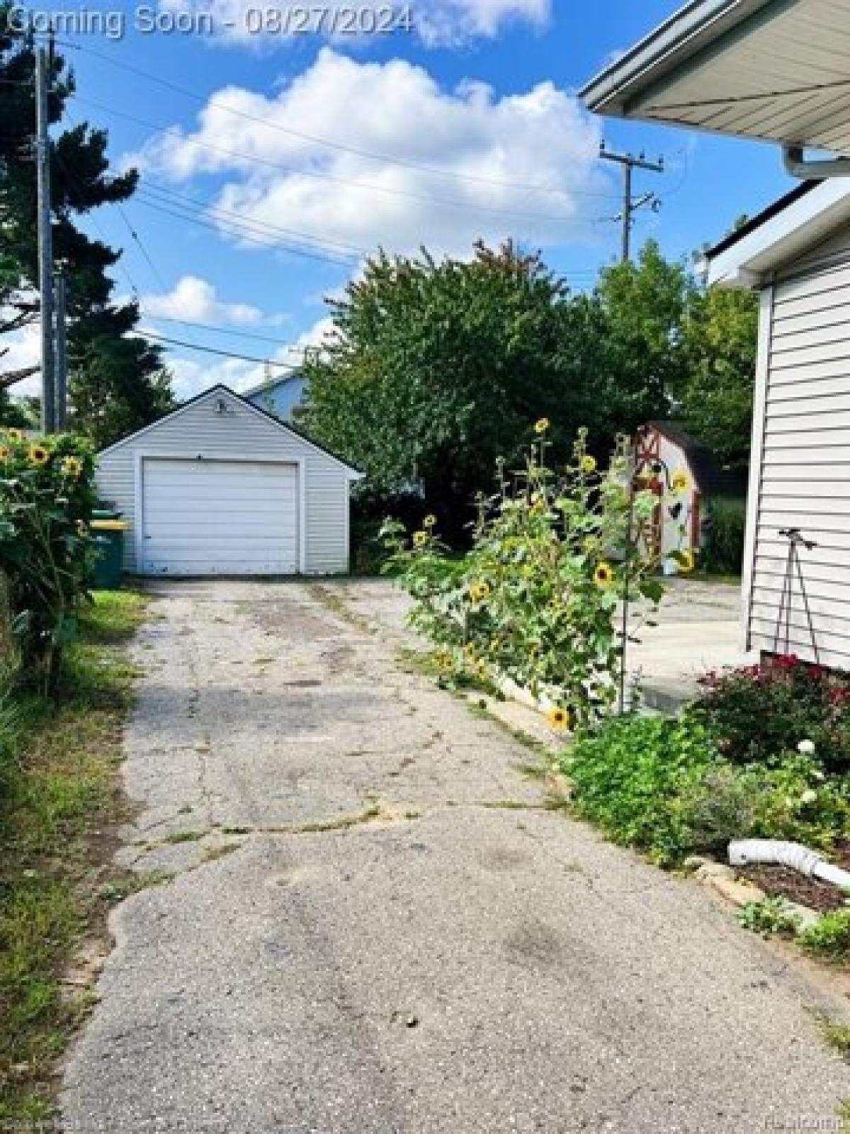 Picture of Home For Sale in Brighton, Michigan, United States