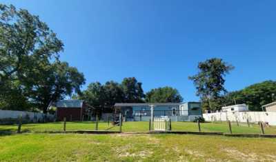 Home For Sale in Defuniak Springs, Florida