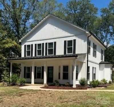 Home For Sale in Lancaster, South Carolina