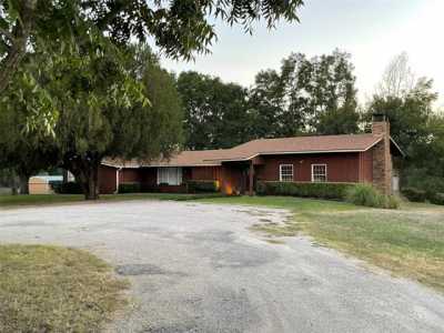 Home For Sale in Bridgeport, Texas