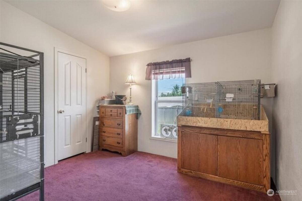 Picture of Home For Sale in Chehalis, Washington, United States