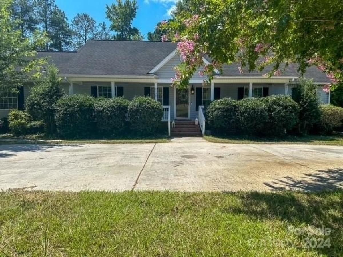 Picture of Home For Sale in Lancaster, South Carolina, United States