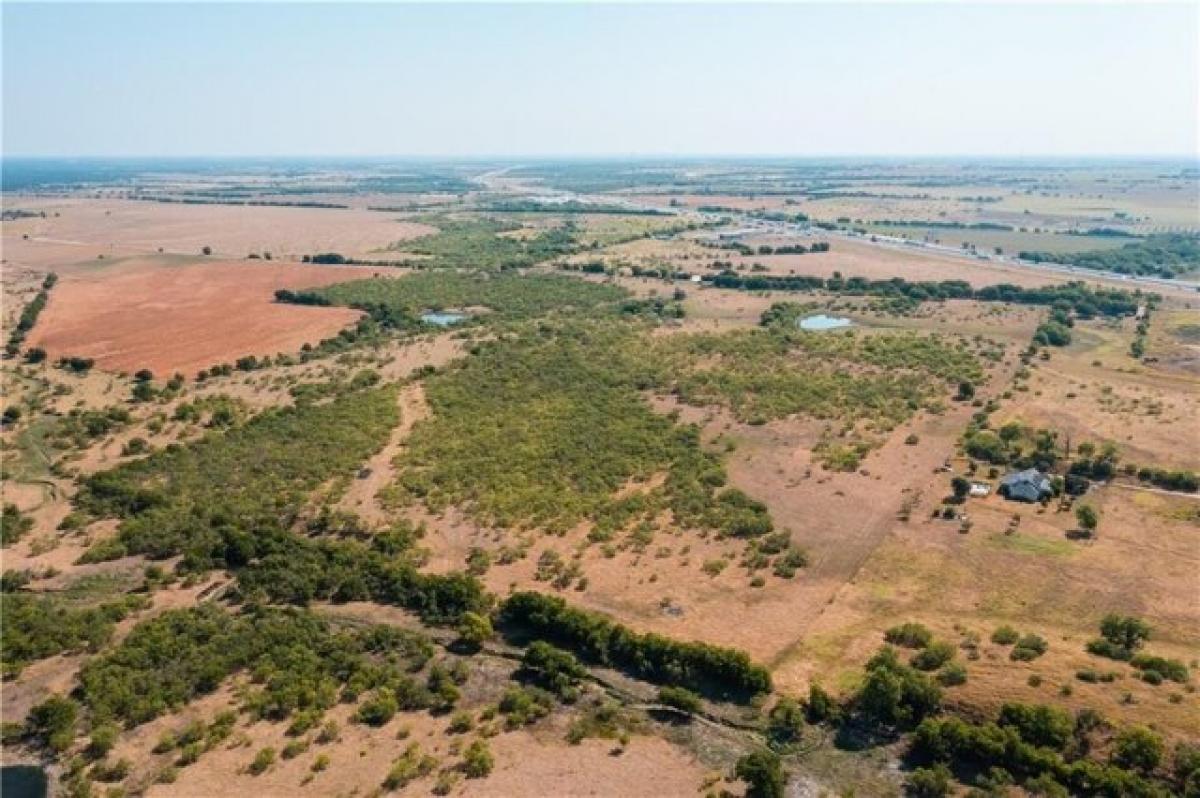 Picture of Residential Land For Sale in Jarrell, Texas, United States