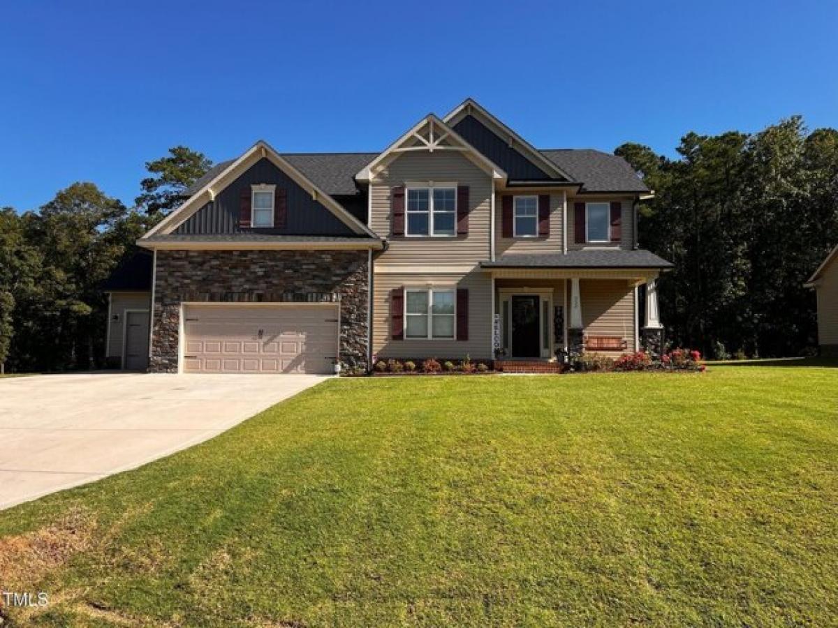 Picture of Home For Sale in Holly Springs, North Carolina, United States