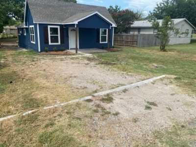 Home For Sale in Tom Bean, Texas