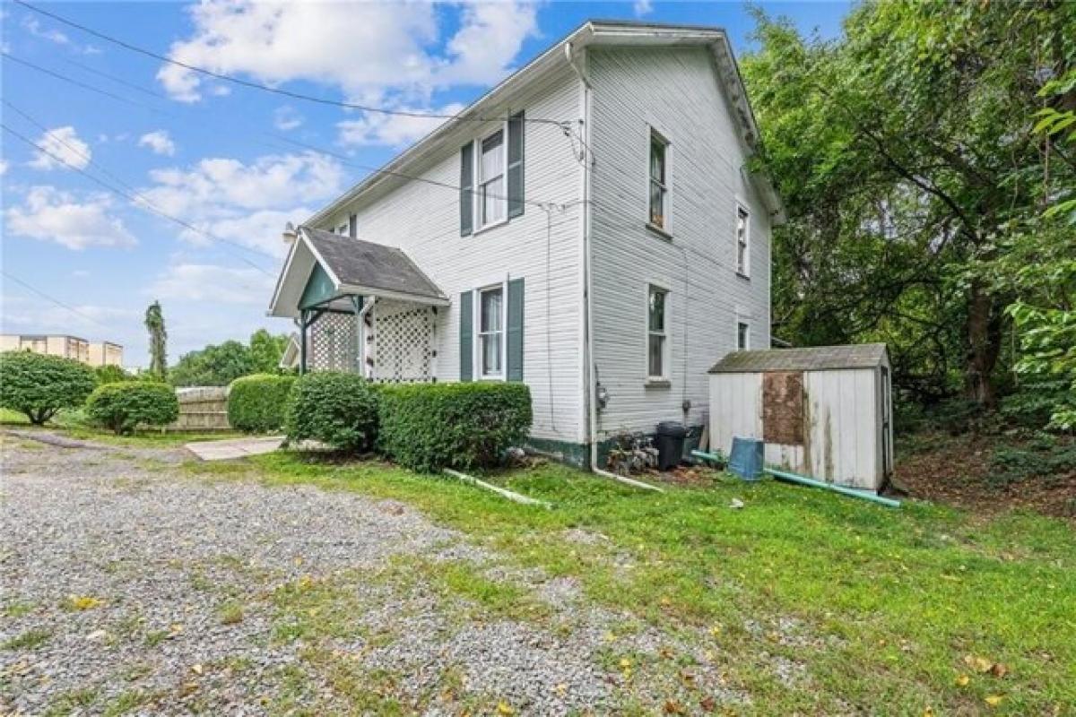 Picture of Home For Sale in Greensburg, Pennsylvania, United States