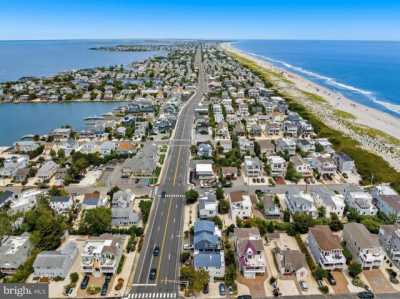 Home For Sale in Harvey Cedars, New Jersey