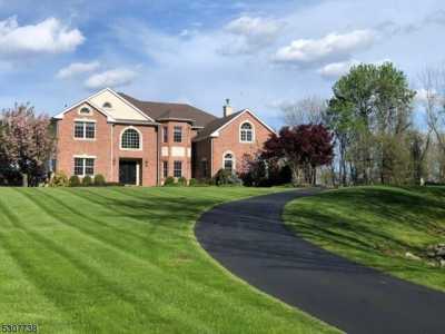 Home For Sale in Sparta, New Jersey