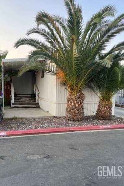 Home For Sale in Wasco, California