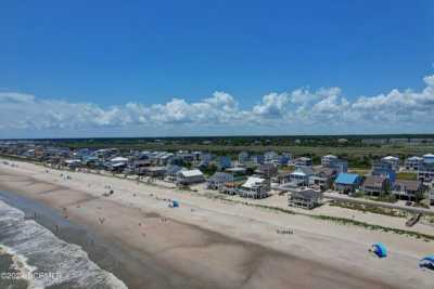 Home For Sale in Ocean Isle Beach, North Carolina