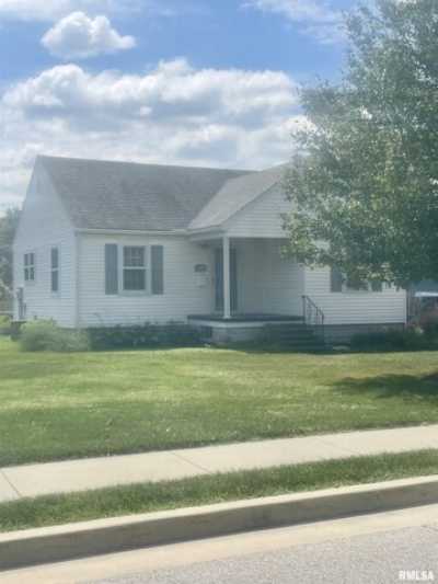 Home For Sale in Chatham, Illinois