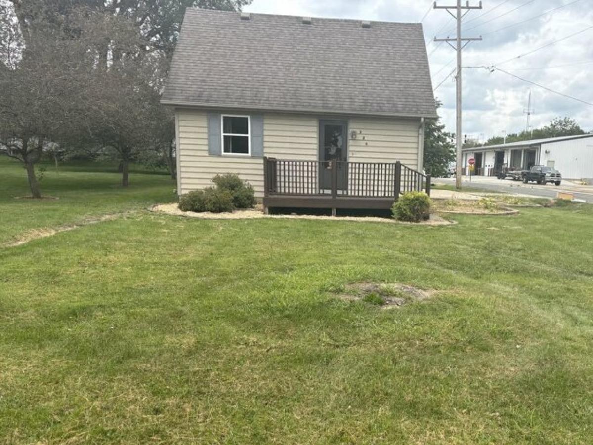 Picture of Home For Sale in Toluca, Illinois, United States