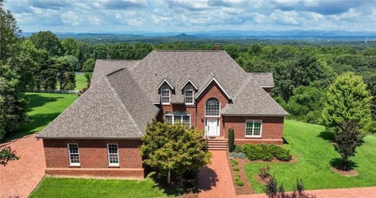 Picture of Home For Sale in Wilkesboro, North Carolina, United States