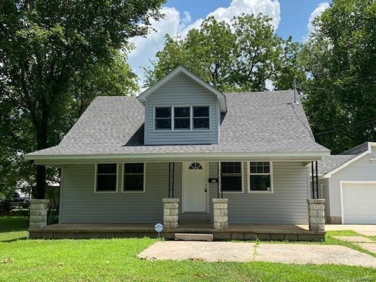 Picture of Home For Sale in Belleville, Illinois, United States