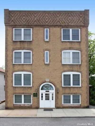 Apartment For Rent in Cedarhurst, New York