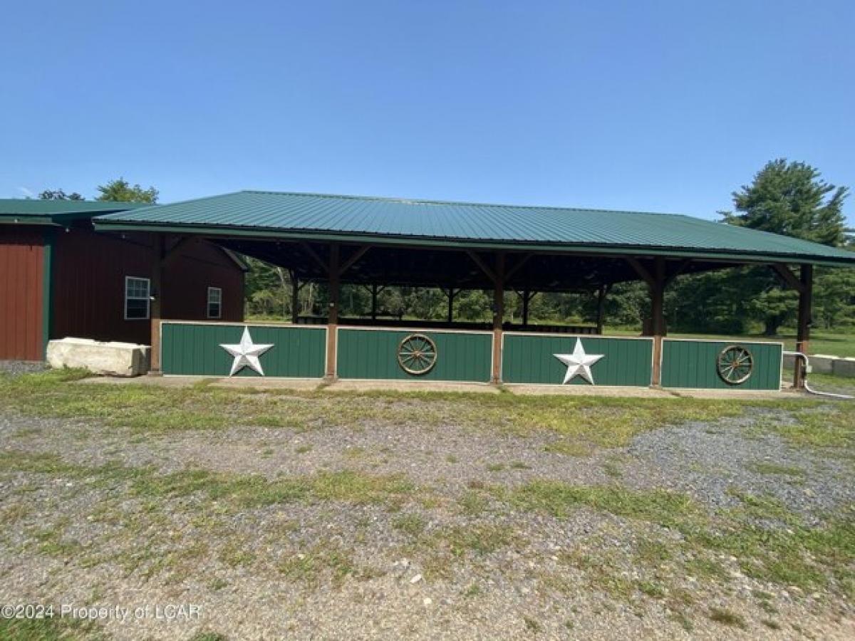 Picture of Home For Sale in Wapwallopen, Pennsylvania, United States