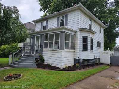 Home For Sale in Mount Clemens, Michigan