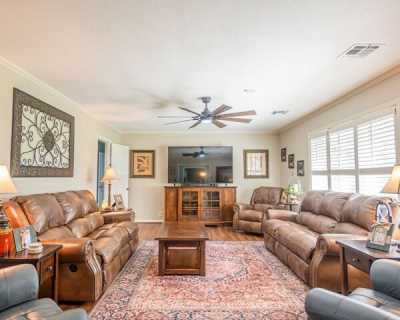 Home For Sale in Bay City, Texas