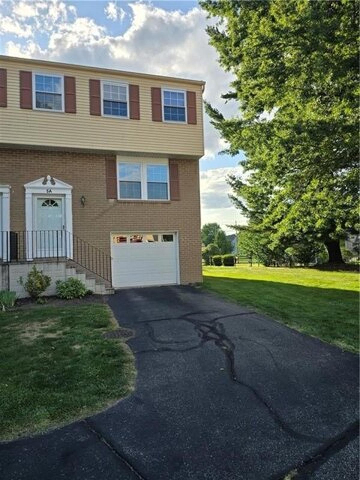 Picture of Home For Sale in Harwick, Pennsylvania, United States