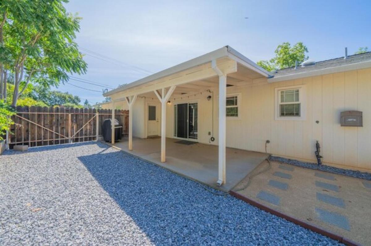 Picture of Home For Sale in Shasta Lake, California, United States