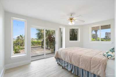 Home For Sale in Pensacola Beach, Florida