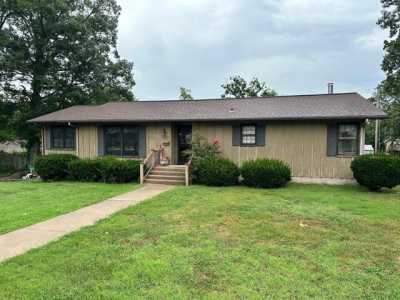 Home For Sale in Neosho, Missouri